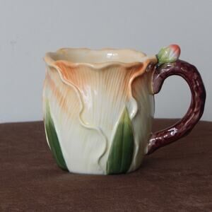 New Garden Collection by Corner Ruby Handcrafted Flower Figural Mug Yellow
